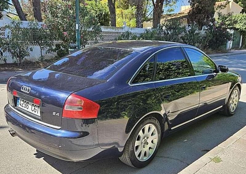 Usado Audi A6 170 CV (125 kW) 2003 Azul Berlina