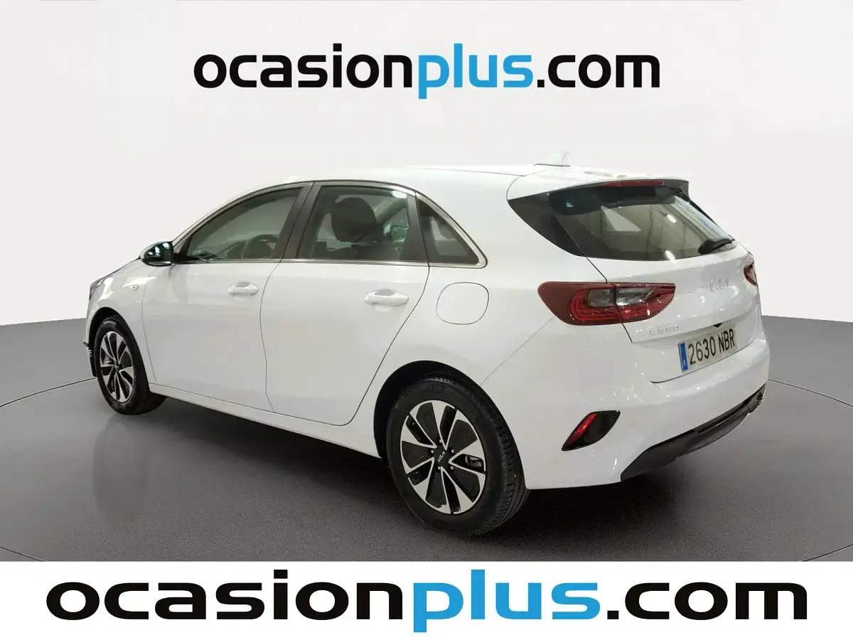 Usado Kia Ceed 101 CV (74 kW) 2025 Blanco Utilitario