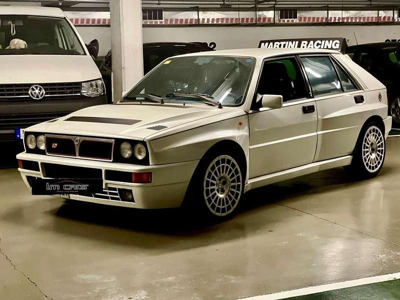 Usado Lancia Delta 215 CV (158 kW) 1994 Blanco Utilitario