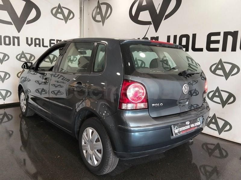 Usado VW Polo United 70 CV (51 kW) 2009 Gris / plata Utilitario