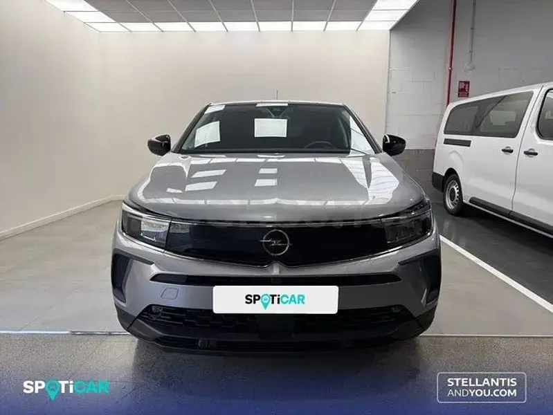 Usado Opel Grandland X Business Edition 130 CV (95 kW) 2022 Gris / plata SUV