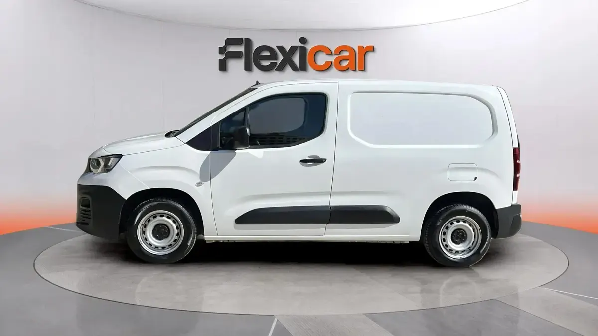 Usado Peugeot Partner Access 100 CV (73 kW) 2021 Blanco Monovolumen