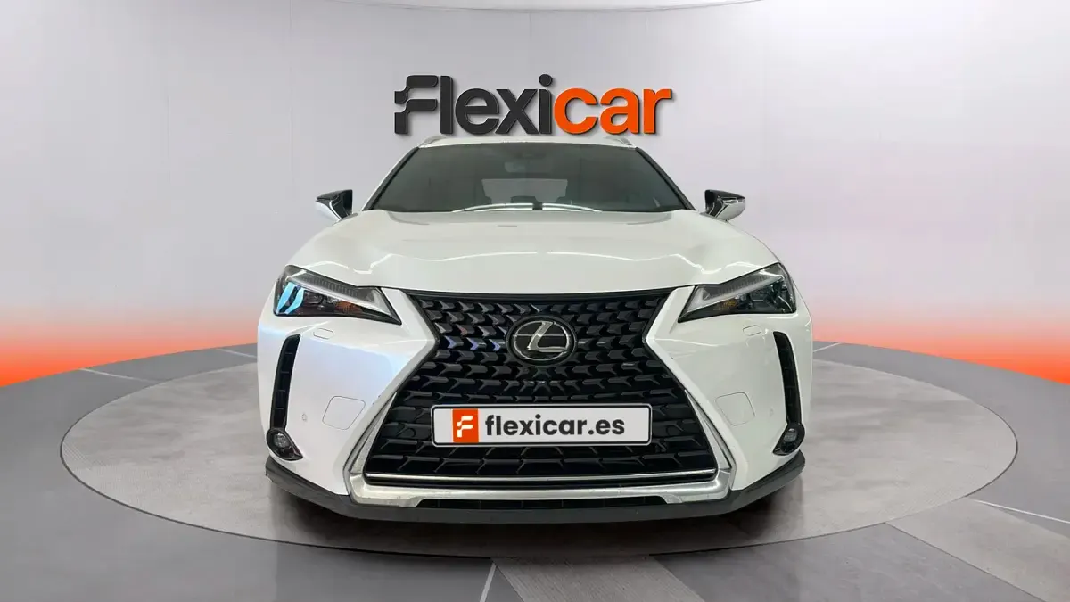 Usado Lexus UX Business Edition 184 CV (135 kW) 2023 Blanco SUV
