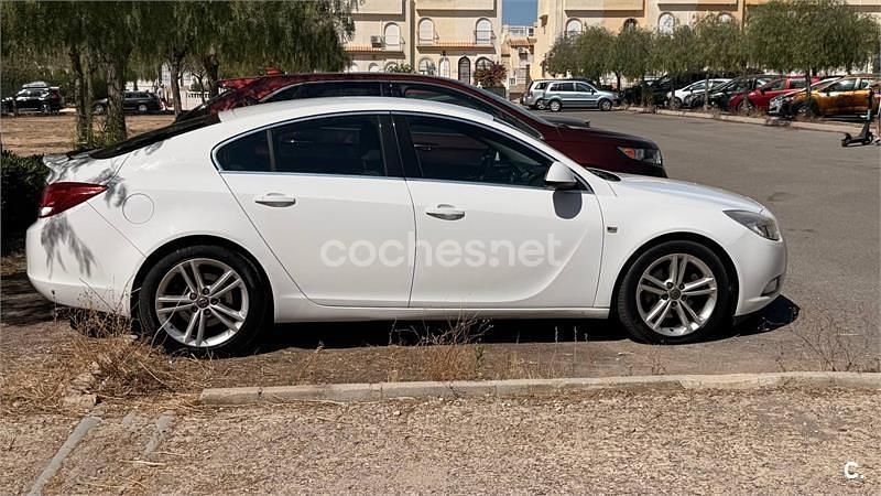 Blanco Usado 2011 Opel Insignia Cosmo Berlina | 5900 € (Buen precio) - Imagen 1/4