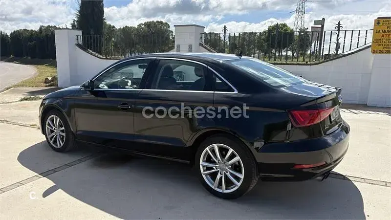 Usado Audi A3 150 CV (110 kW) 2015 Negro Berlina