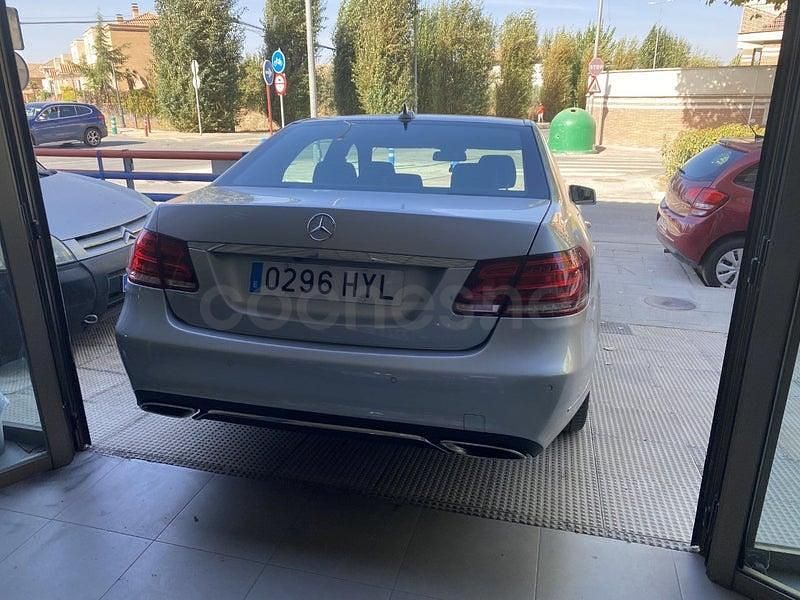 Usado Mercedes E350 Elegance 258 CV (189 kW) 2014 Gris / plata Berlina