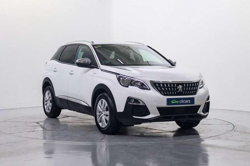 Usado Peugeot 3008 Style 131 CV (96 kW) 2020 Blanco SUV