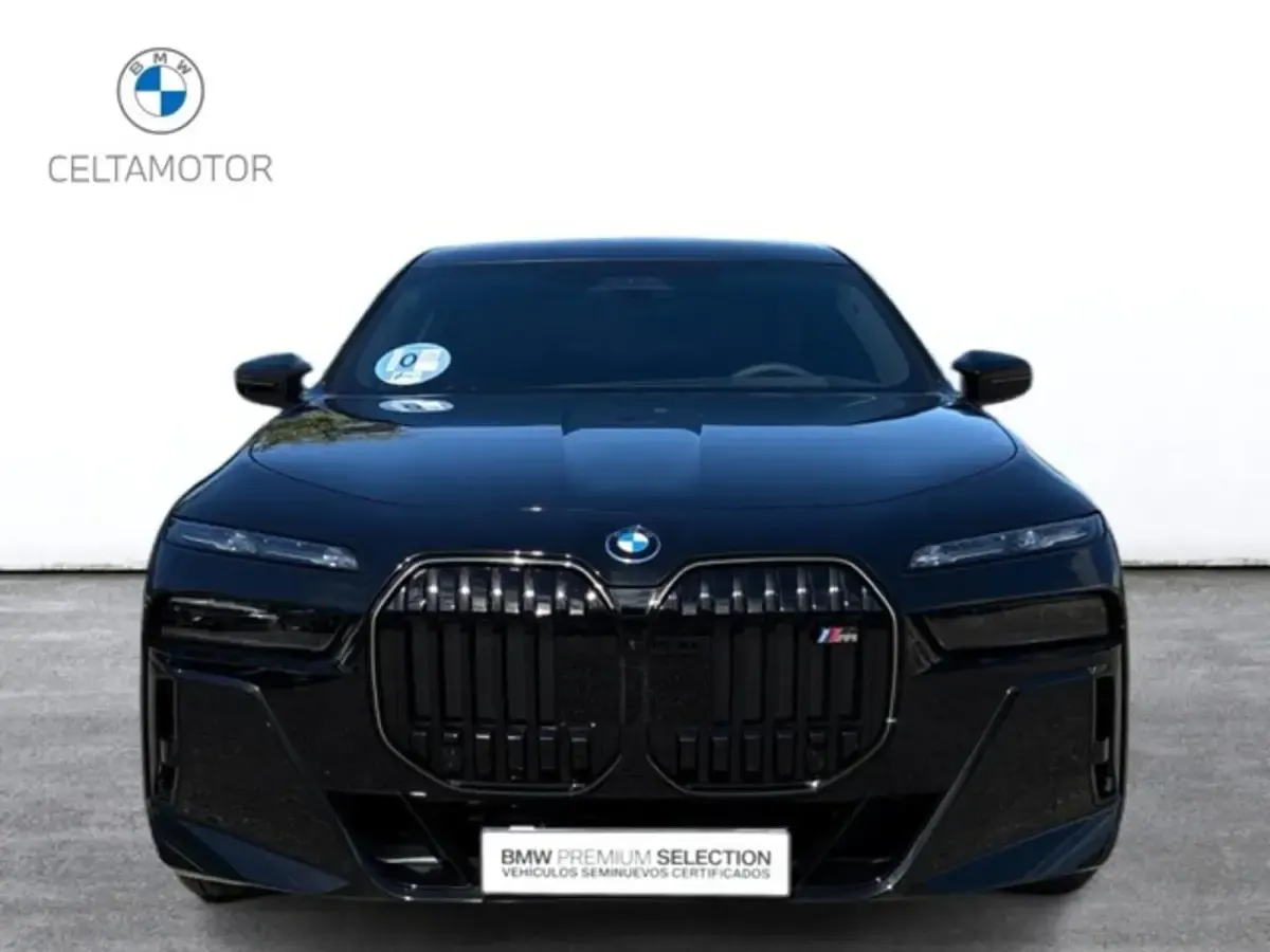 Nuevo BMW M760e Comfort Edition 571 CV (419 kW) 2026 Negro Berlina