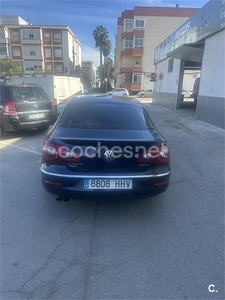 Azul Usado 2011 VW Passat Advance Berlina | 10.000 € (Precio justo) - Imagen 1/4