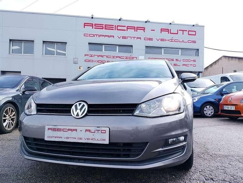Usado VW Golf VII Edition 105 CV (77 kW) 2014 Gris Utilitario