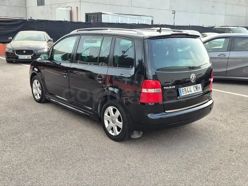Usado VW Touran Advance 140 CV (102 kW) 2004 Negro Monovolumen