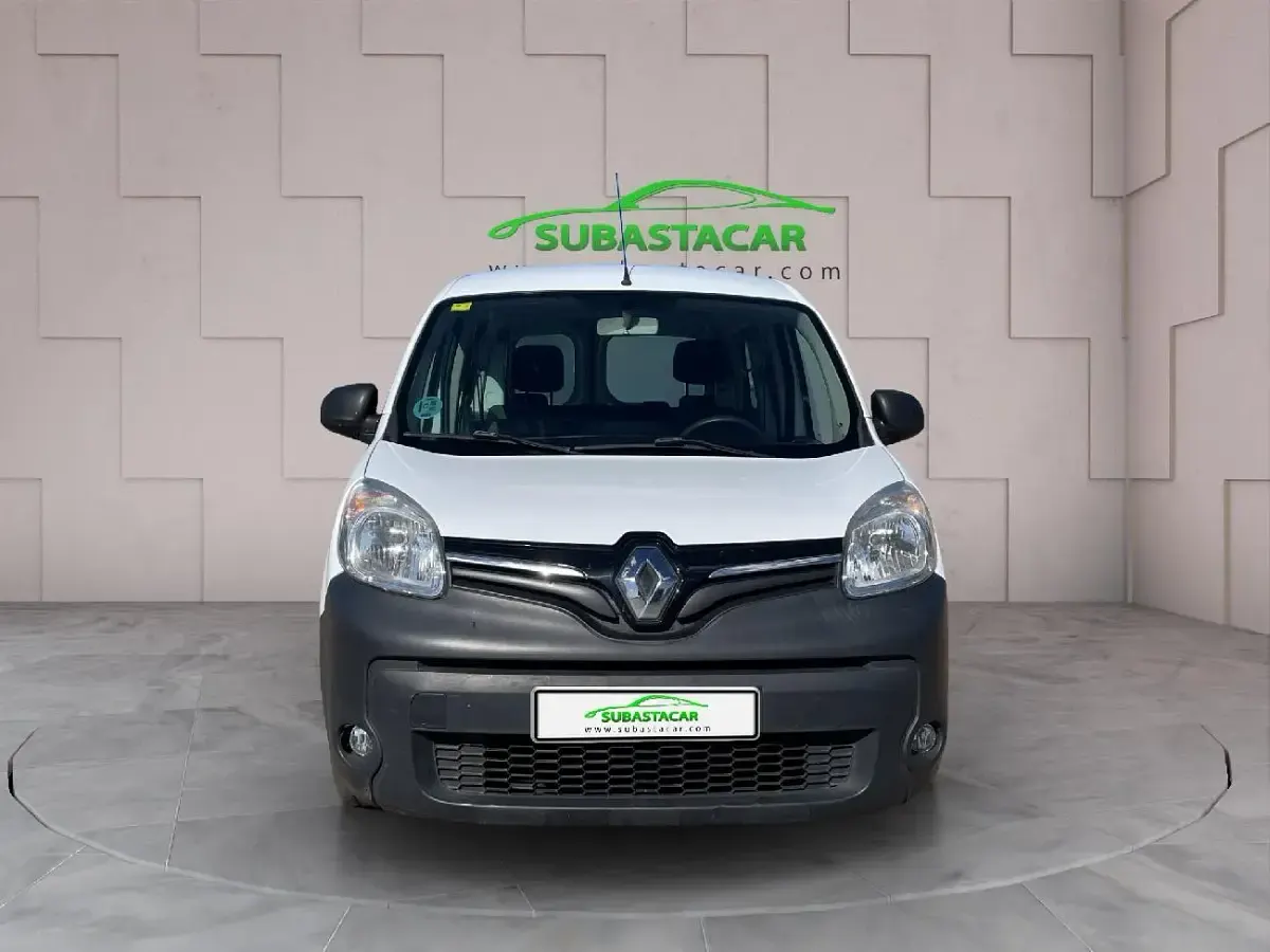 Usado Renault Kangoo 75 CV (55 kW) 2018 Blanco Monovolumen