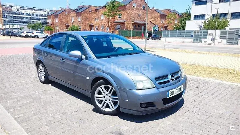 Usado Opel Vectra Sport 120 CV (88 kW) 2006 Gris / plata Berlina