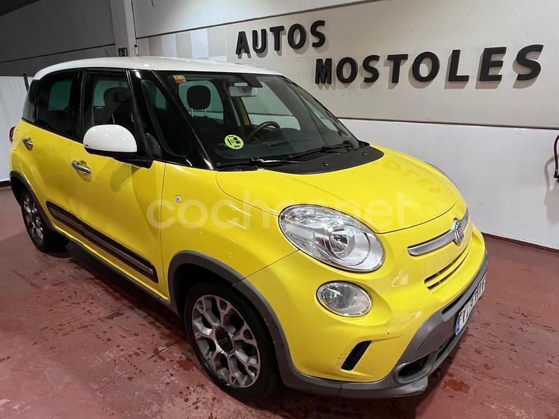 Usado Fiat 500L Lounge 85 CV (62 kW) 2013 Amarillo Monovolumen