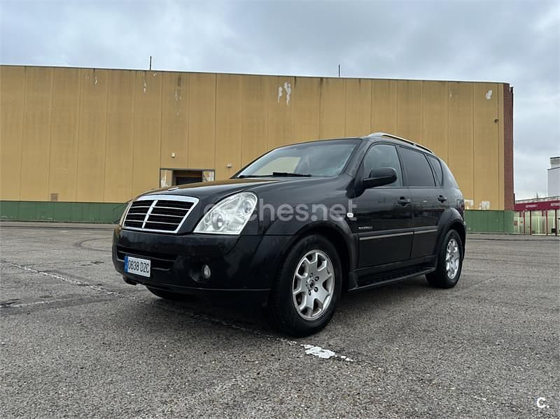 Negro Usado 2006 Ssangyong (KGM) Rexton SUV | 5800 € (Precio justo) - Imagen 1/4