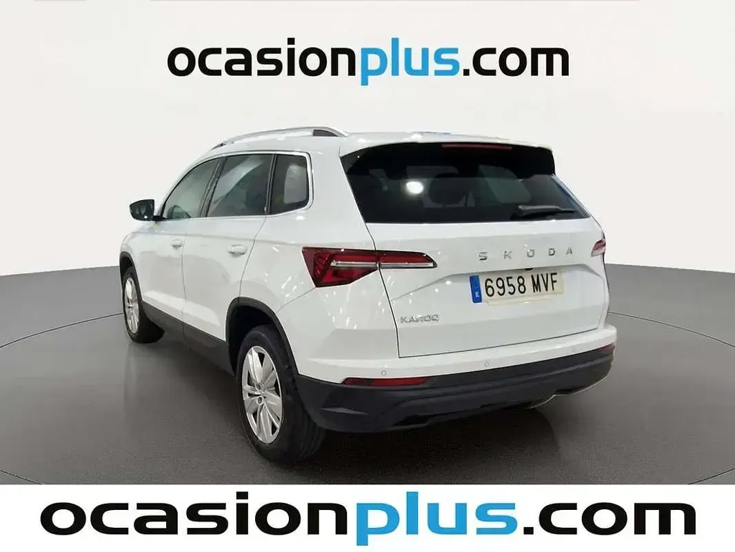 Usado Skoda Karoq Selection 116 CV (85 kW) 2024 Blanco SUV
