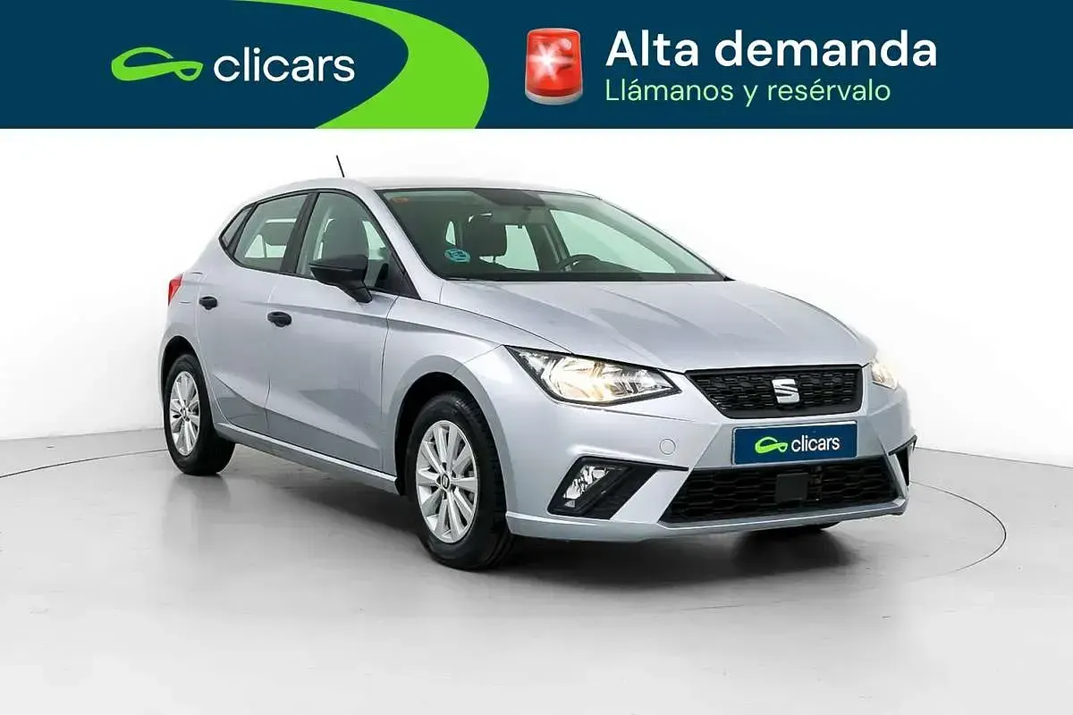 Usado Seat Ibiza Reference 80 CV (58 kW) 2020 Plateado Utilitario