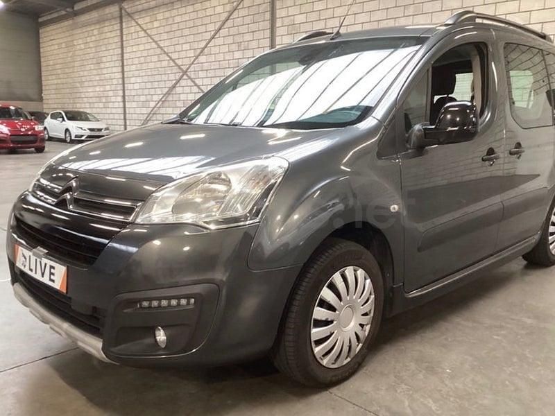 Usado Citroën Berlingo Feel 120 CV (88 kW) 2016 Gris / plata Monovolumen