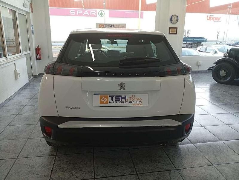 Usado Peugeot 2008 Active 110 CV (80 kW) 2021 Blanco SUV