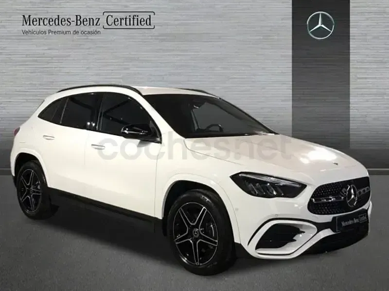 Usado Mercedes GLA200 150 CV (110 kW) 2025 Blanco SUV