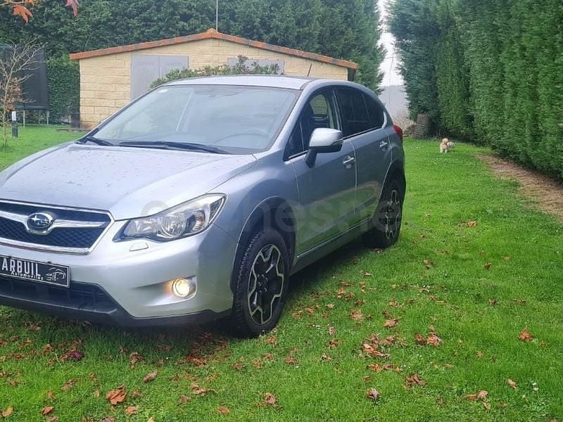 Gris / plata Usado 2014 Subaru XV SUV | 9990 € - Imagen 1/4