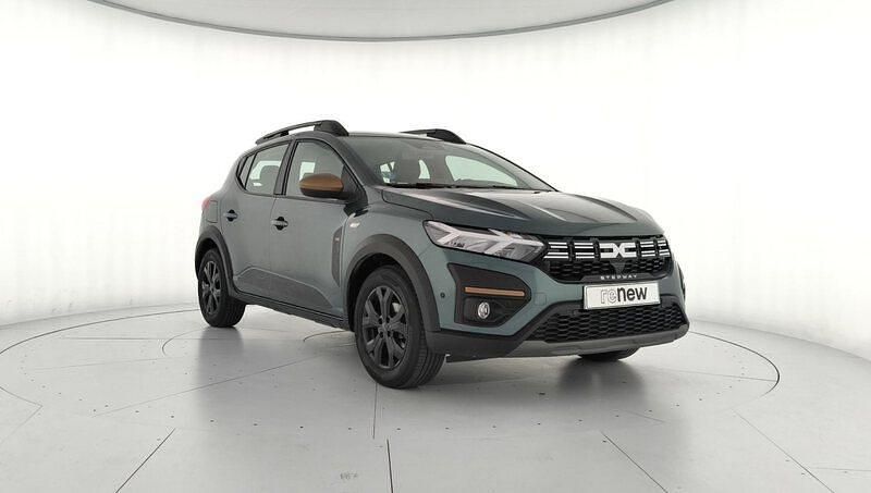 Usado Dacia Sandero Extreme 100 CV (73 kW) 2025 Verde Berlina