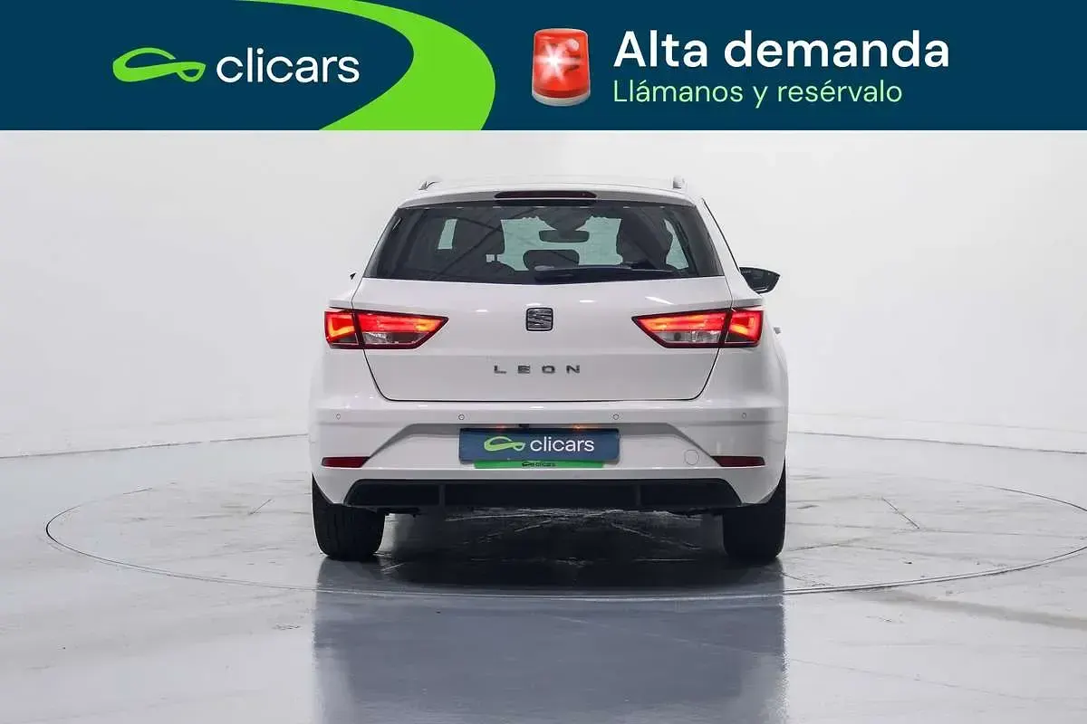 Usado Seat Leon ST Style 116 CV (85 kW) 2019 Blanco Familiar