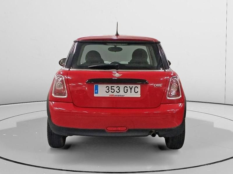 Usado Mini ONE 75 CV (55 kW) 2010 Rojo Utilitario