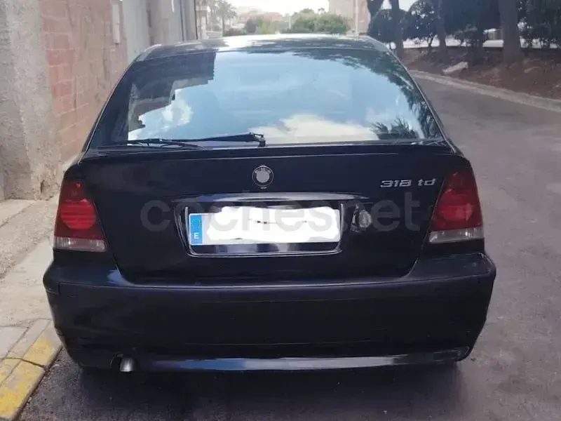 Usado BMW 318 115 CV (84 kW) 2003 Negro Berlina