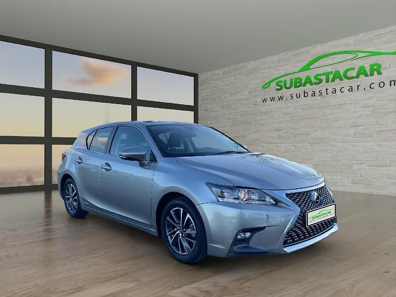 Usado Lexus CT200h Business Edition 136 CV (100 kW) 2020 Gris