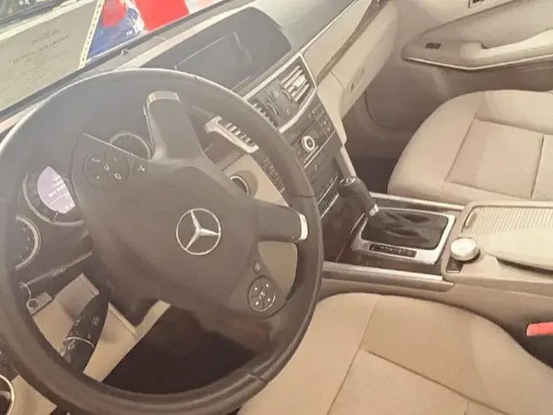 Usado Mercedes E250 Avantgarde 204 CV (150 kW) 2010 Beige Berlina