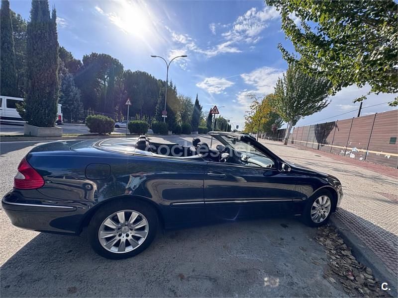Azul Usado 2005 Mercedes CLK200 Avantgarde Descapotable | 9400 € (Un poco caro) - Imagen 1/4
