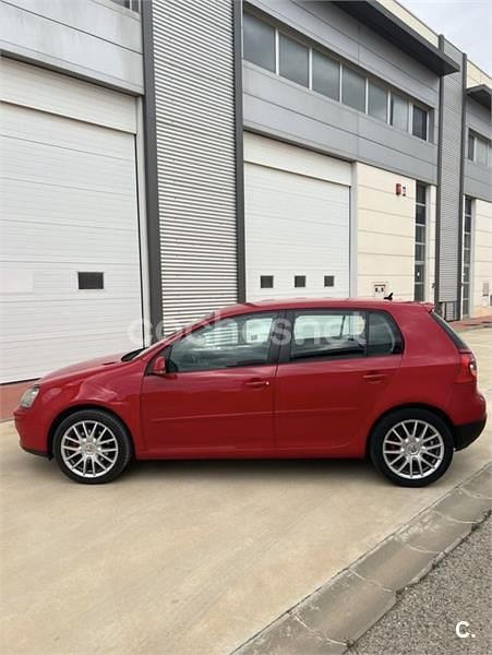 Usado VW Golf IV Highline 140 CV (102 kW) 2005 Rojo Berlina