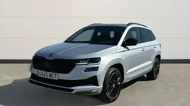 Usado Skoda Karoq SportLine 150 CV (110 kW) 2022 Plata SUV