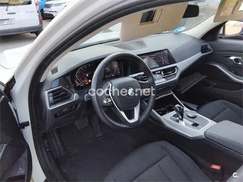 Usado BMW 318 150 CV (110 kW) 2020 Blanco Familiar