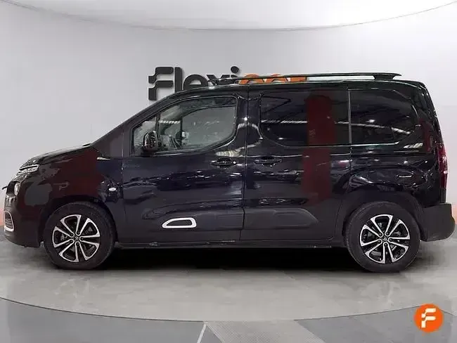 Usado Citroën Berlingo Feel 102 CV (75 kW) 2019 Negro Monovolumen