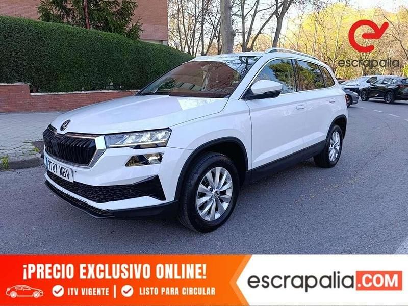 Usado Skoda Karoq Ambition 150 CV (110 kW) 2022 Blanco SUV