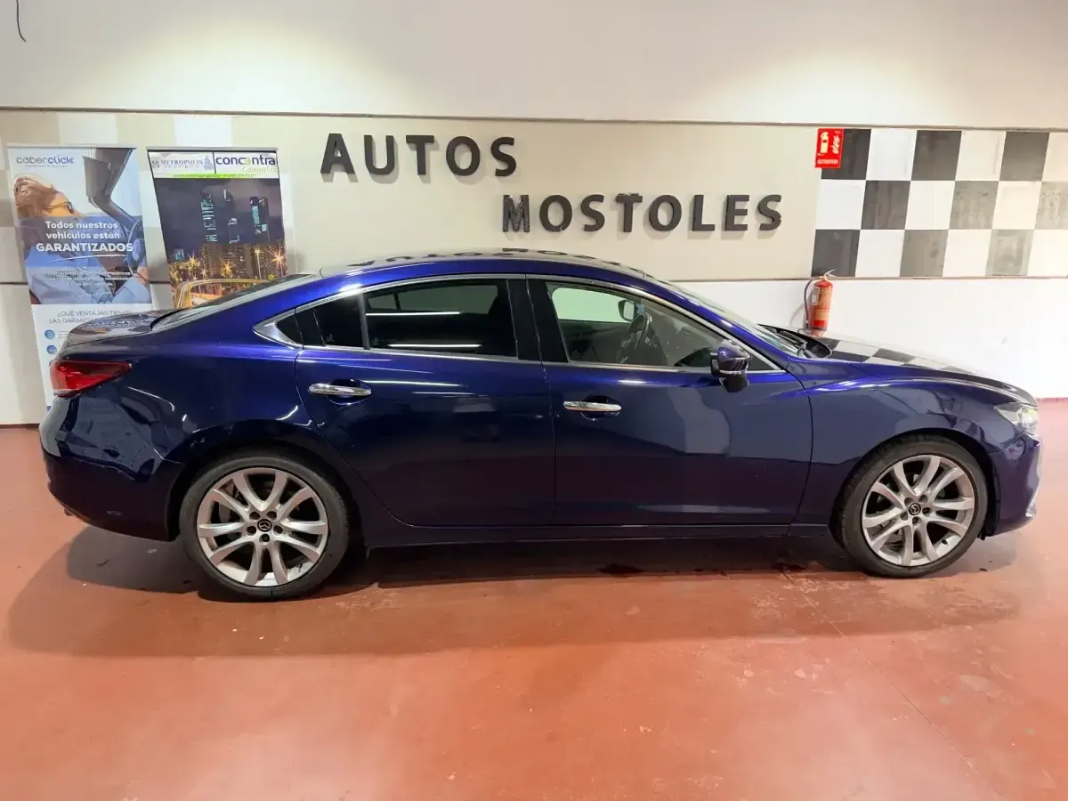 Usado Mazda 6 Luxury 175 CV (128 kW) 2014 Azul Berlina