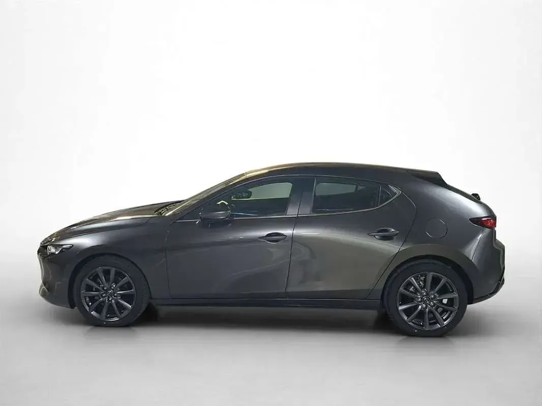 Usado Mazda 3 Center-Line 140 CV (102 kW) 2025 Gris Utilitario