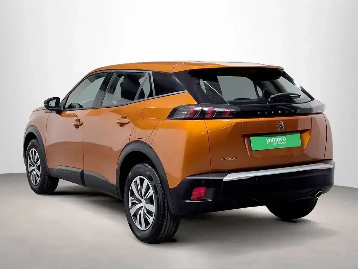 Usado Peugeot 2008 Active 131 CV (96 kW) 2023 Naranja SUV