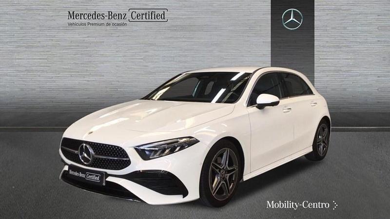 Usado Mercedes A180 AMG line 150 CV (110 kW) 2023 Blanco polar  pintura unicolor