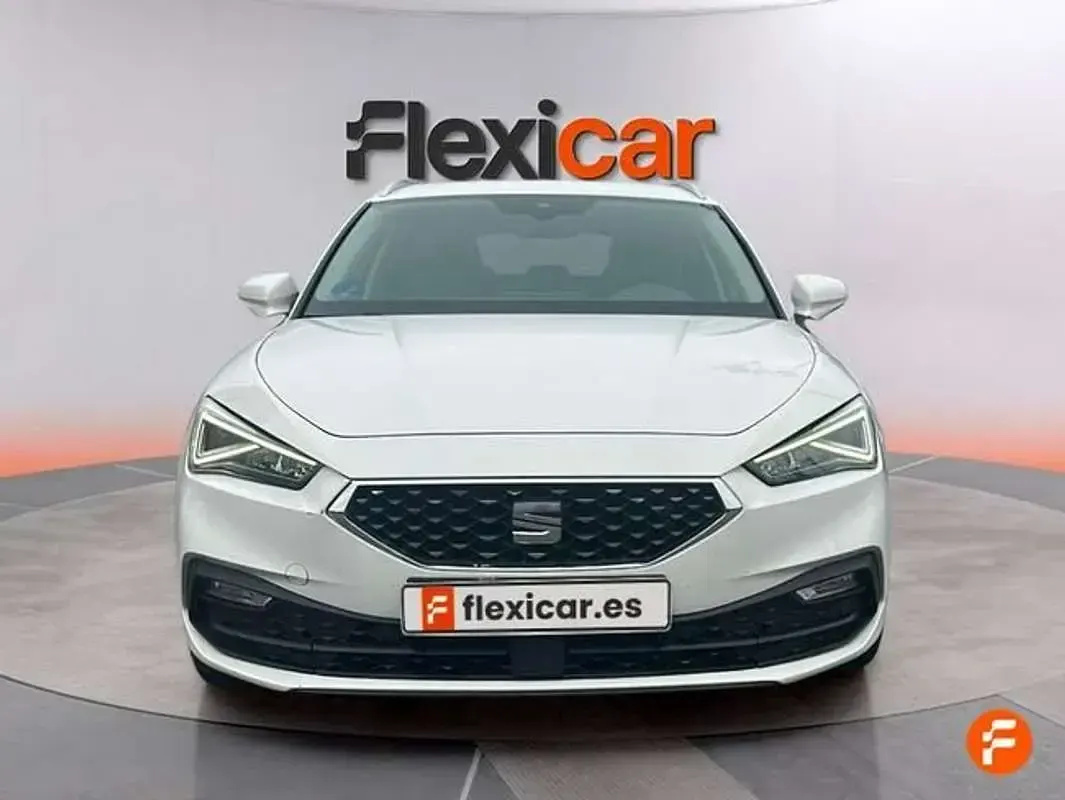 Usado Seat Leon ST 150 CV (110 kW) 2021 Blanco Familiar