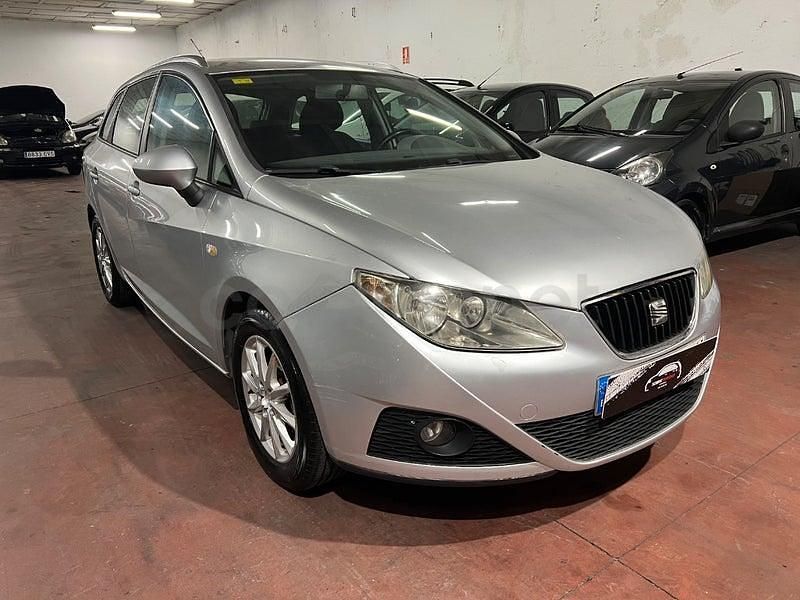 Usado Seat Ibiza ST Reference 90 CV (66 kW) 2010 Gris / plata Familiar