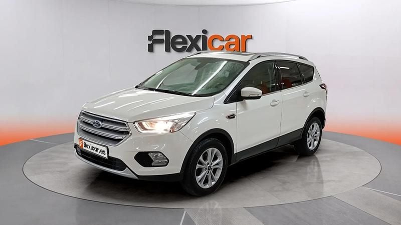 Usado Ford Kuga Titanium 120 HP (88 kW) 2017 Branco SUV