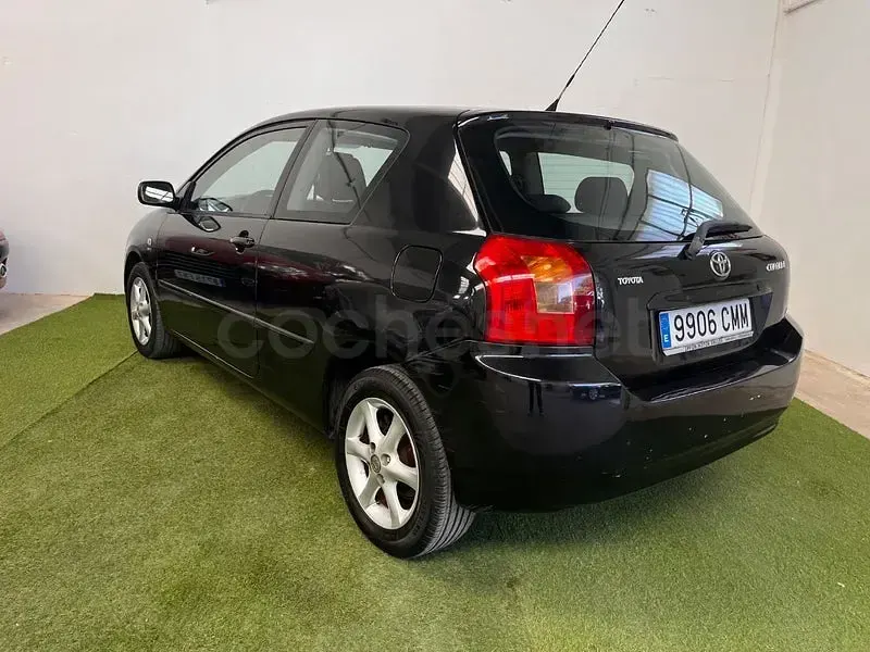 Käytetty Toyota Corolla Sol 110 HP (80 kW) 2003 Musta Sedan