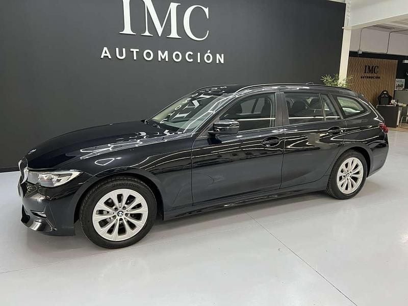 Usado BMW 318 150 CV (110 kW) 2022 Negro Familiar