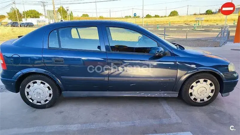 Usado Opel Astra Comfort 100 CV (73 kW) 2002 Azul Berlina