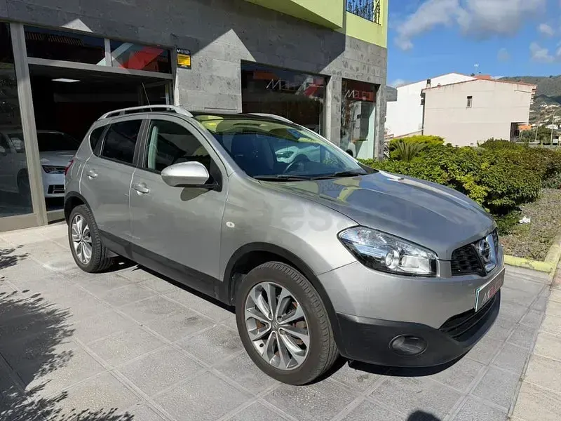 Usado Nissan Qashqai Acenta 106 CV (77 kW) 2010 Gris / plata SUV