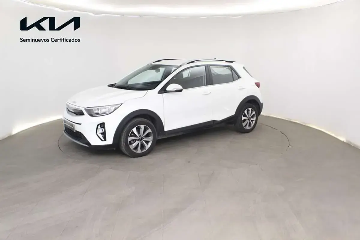 Usado Kia Stonic 114 CV (83 kW) 2025 Blanco SUV