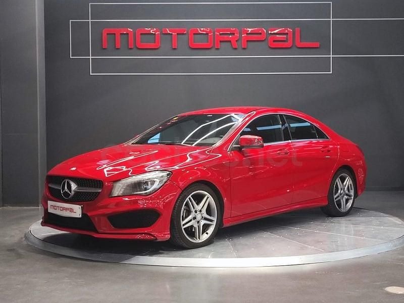 Usado Mercedes CLA200 AMG line 136 CV (100 kW) 2014 Rojo Berlina